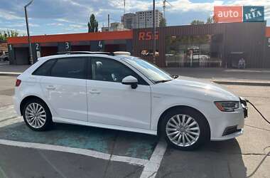 Хэтчбек Audi A3 2016 в 