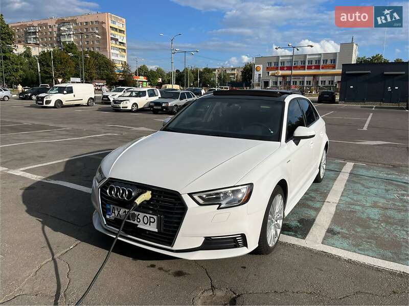 Хэтчбек Audi A3 2016 в Харькове