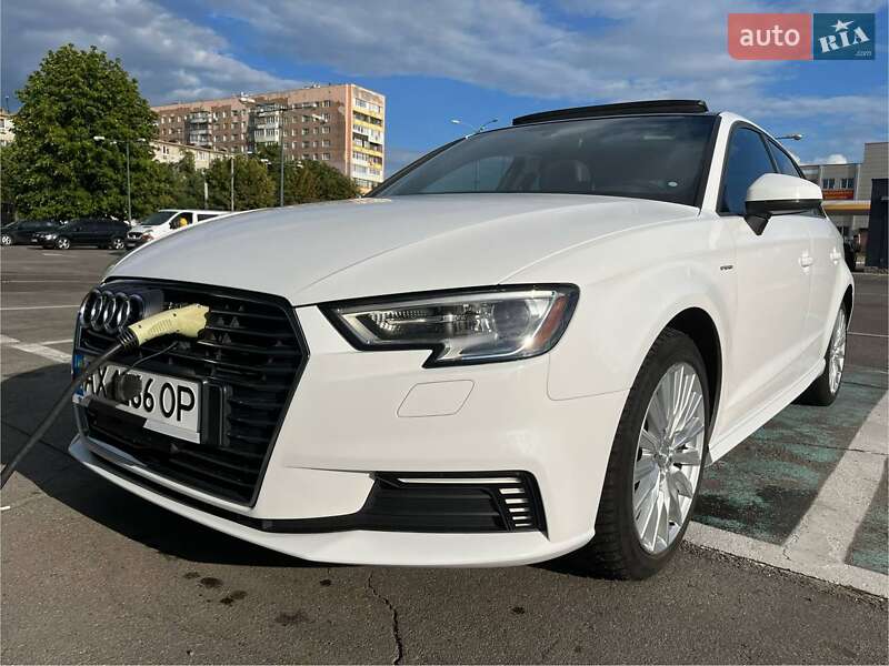 Хэтчбек Audi A3 2016 в Харькове
