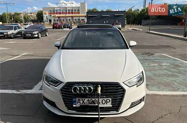 Хэтчбек Audi A3 2016 в 