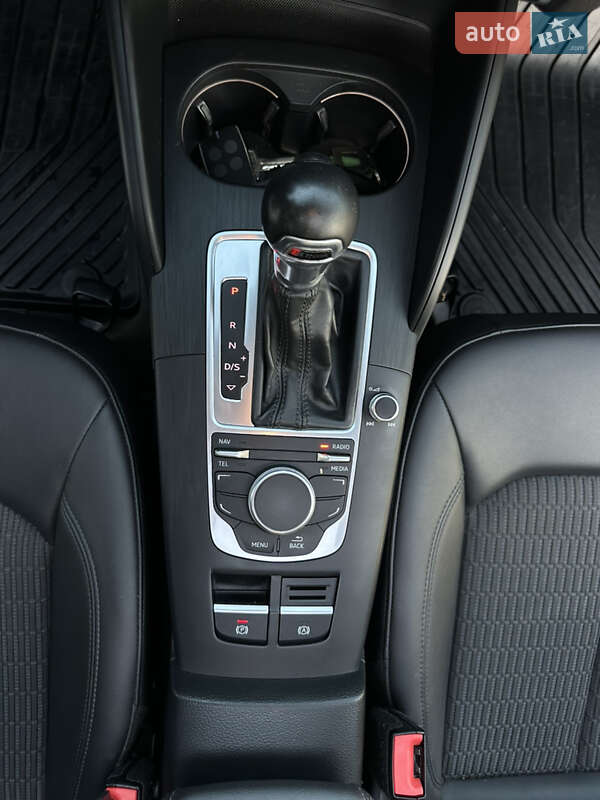 Седан Audi A3 2016 в Ужгороде