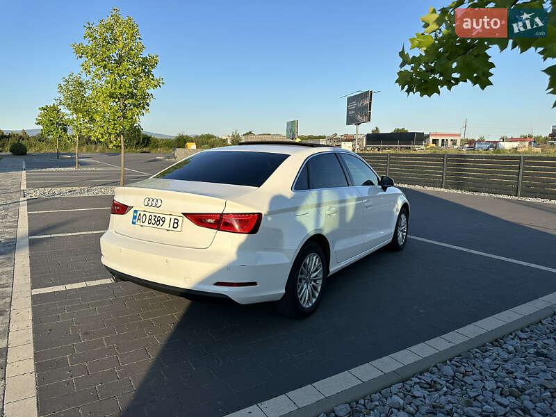 Седан Audi A3 2016 в Ужгороде