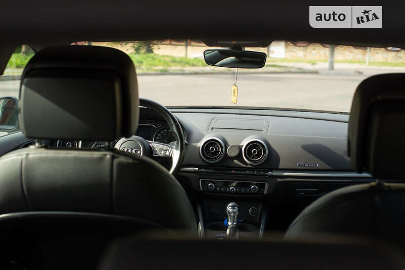 Хэтчбек Audi A3 2016 в Львове
