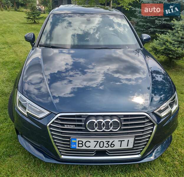 Хэтчбек Audi A3 2017 в Львове