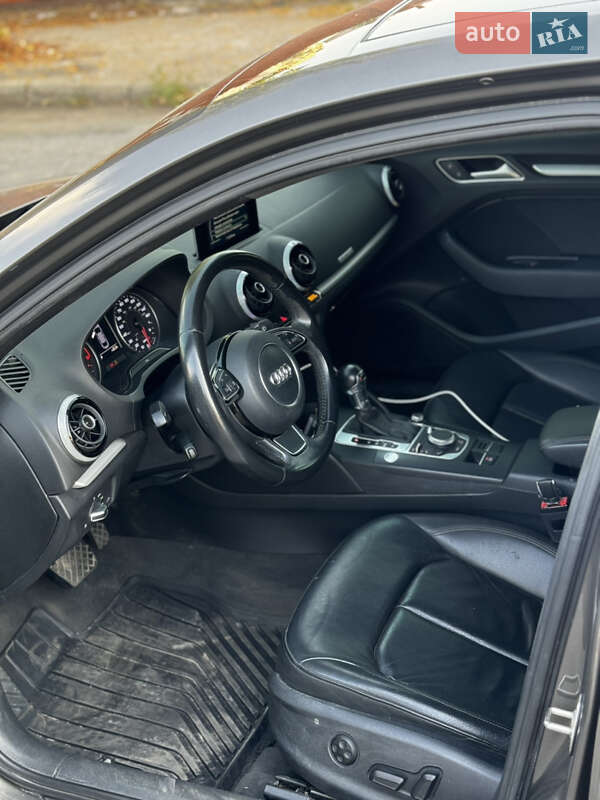 Седан Audi A3 2015 в Дніпрі