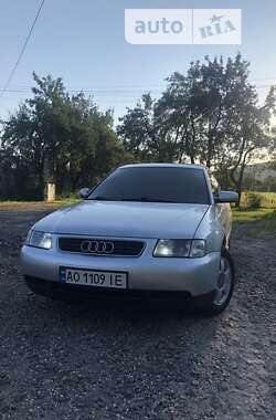 Хэтчбек Audi A3 2000 в Мукачево