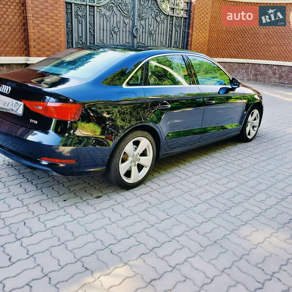 Седан Audi A3 2015 в Киеве