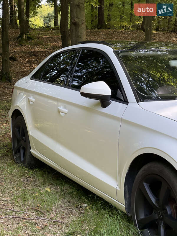 Седан Audi A3 2016 в Виноградове