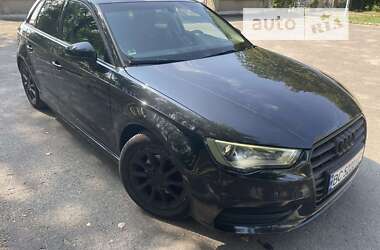 Хетчбек Audi A3 2014 в Золочеві