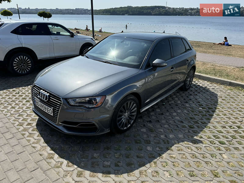 Хэтчбек Audi A3 2015 в Тернополе