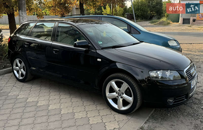 Хэтчбек Audi A3 2005 в 