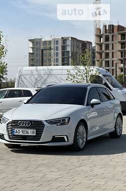 Хэтчбек Audi A3 2016 в Ужгороде