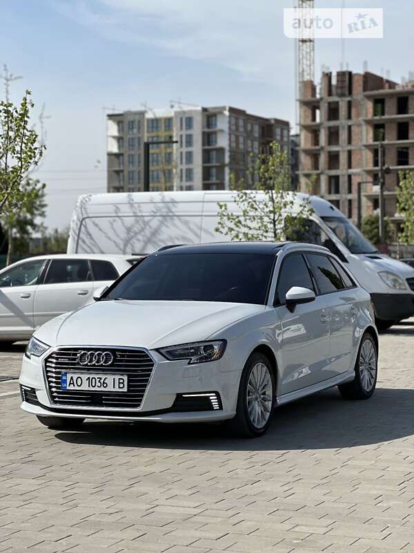 Хетчбек Audi A3 2016 в Києві