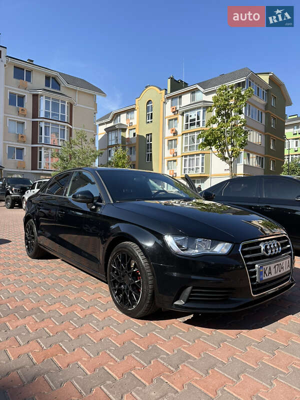 Седан Audi A3 2014 в Киеве
