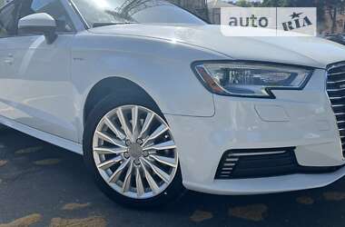 Хетчбек Audi A3 2017 в Тернополі