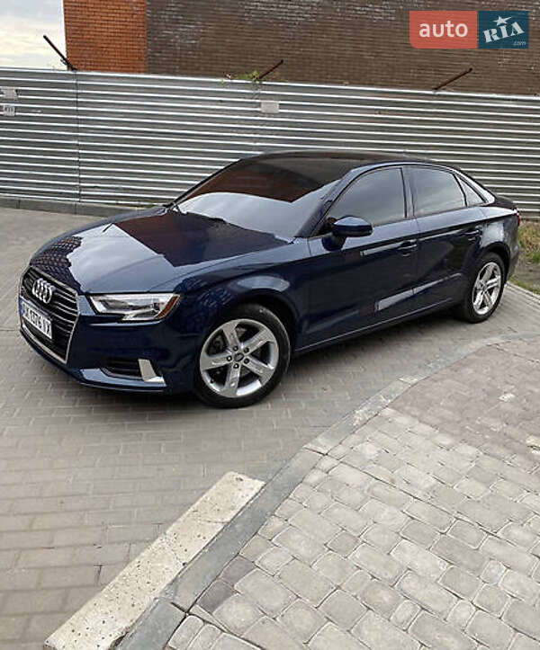 Седан Audi A3 2018 в Львове