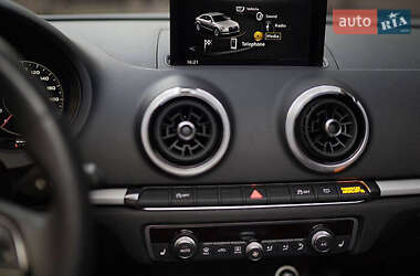 Седан Audi A3 2018 в 