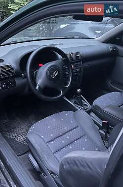 Хэтчбек Audi A3 1998 в 