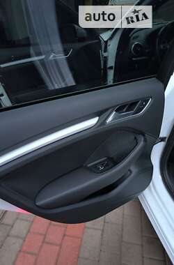 Хэтчбек Audi A3 2016 в 