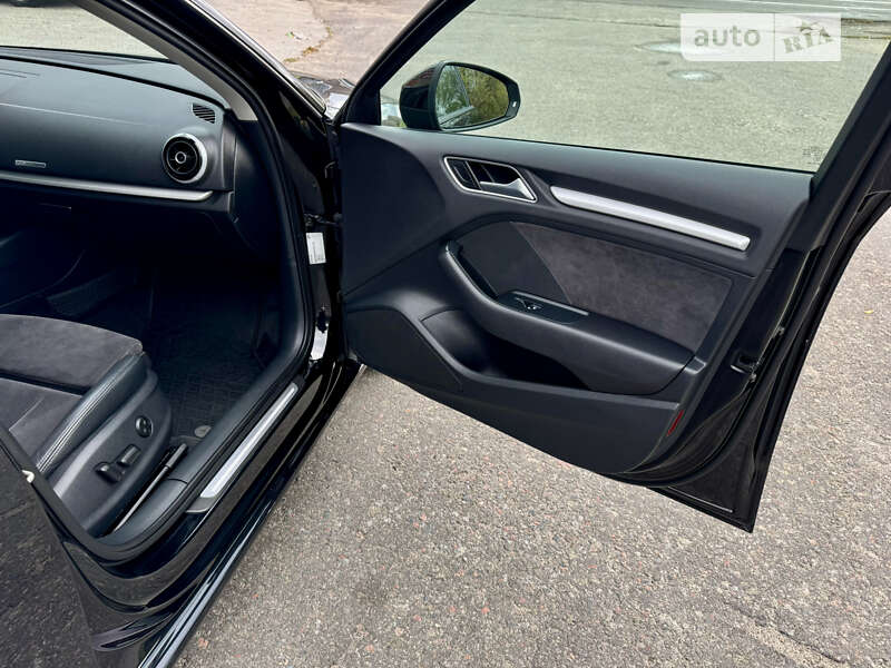 Хэтчбек Audi A3 2016 в Киеве