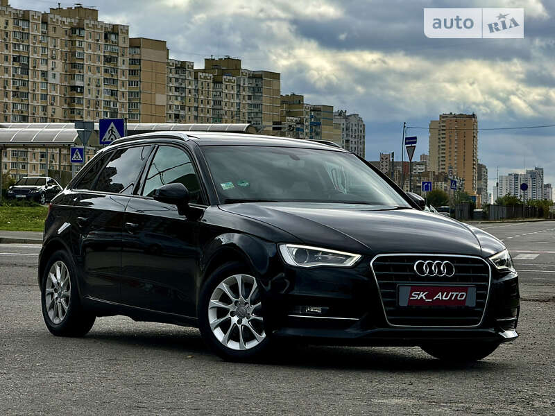 Хэтчбек Audi A3 2016 в Киеве