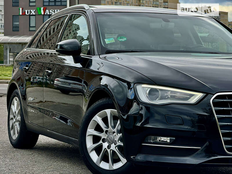 Хэтчбек Audi A3 2016 в Киеве