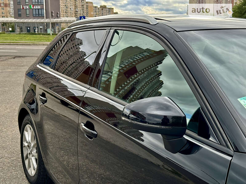 Хэтчбек Audi A3 2016 в Киеве