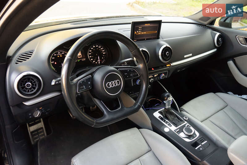 Хэтчбек Audi A3 2017 в Ивано-Франковске