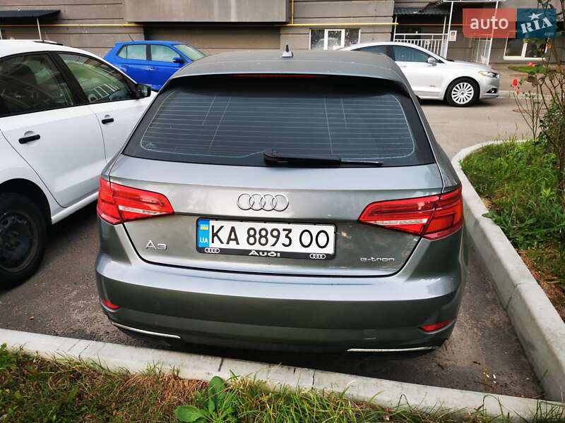 Хэтчбек Audi A3 2017 в Киеве