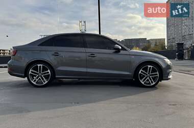 Седан Audi A3 2018 в Києві