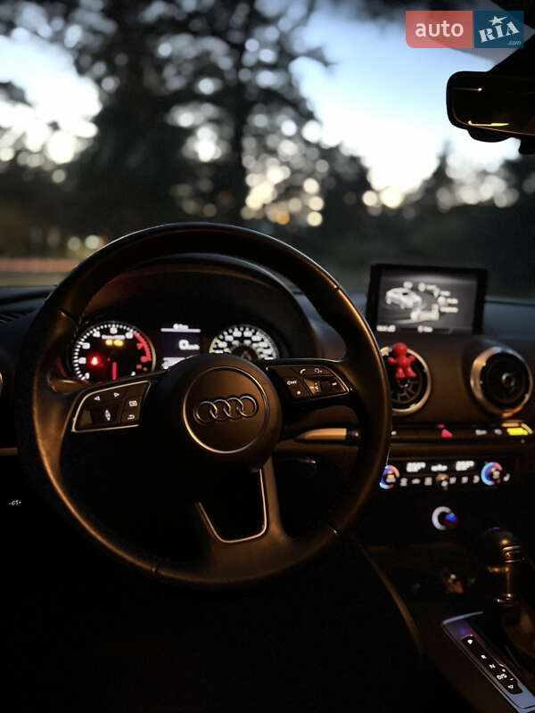 Седан Audi A3 2017 в Днепре