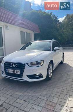 Хетчбек Audi A3 2016 в Дніпрі