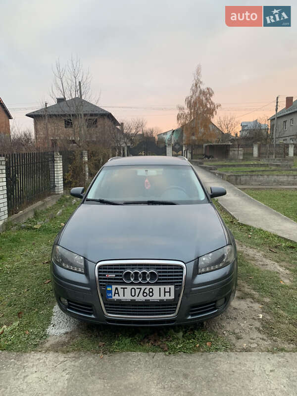 Хэтчбек Audi A3 2004 в 