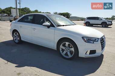 Седан Audi A3 2018 в Черновцах