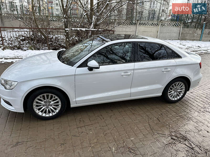 Седан Audi A3 2016 в Івано-Франківську