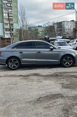 Седан Audi A3 2017 в Запоріжжі