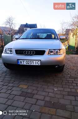 Хэтчбек Audi A3 2002 в 