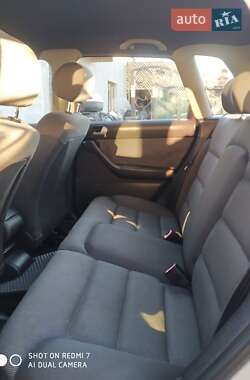 Хэтчбек Audi A3 2002 в 