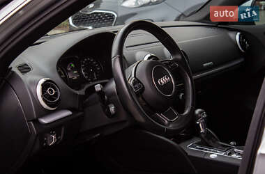 Хэтчбек Audi A3 2015 в 