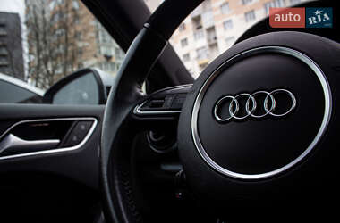 Хэтчбек Audi A3 2015 в 