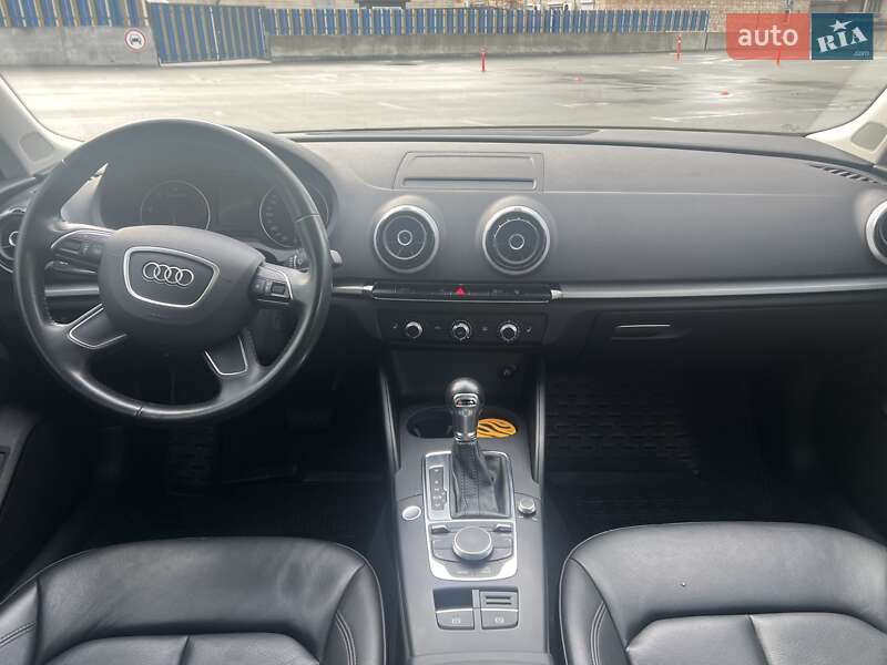 Седан Audi A3 2016 в Києві