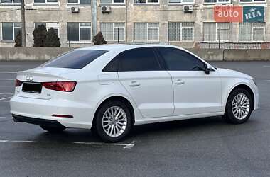 Седан Audi A3 2016 в Киеве