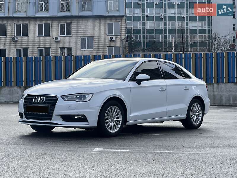 Седан Audi A3 2016 в Києві