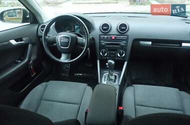Хэтчбек Audi A3 2006 в 