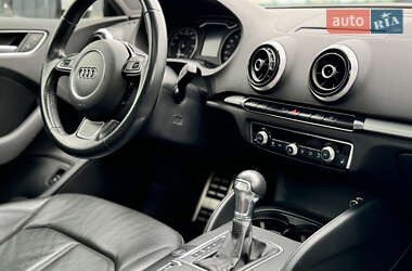 Хэтчбек Audi A3 2015 в 