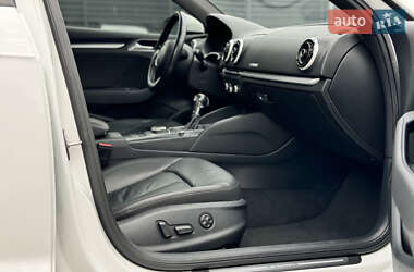 Хэтчбек Audi A3 2015 в 