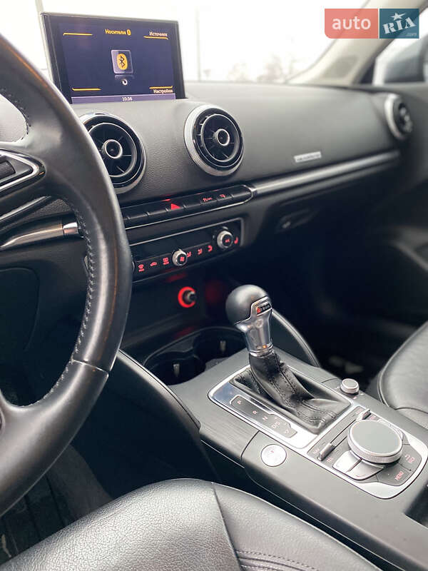 Седан Audi A3 2014 в Киеве