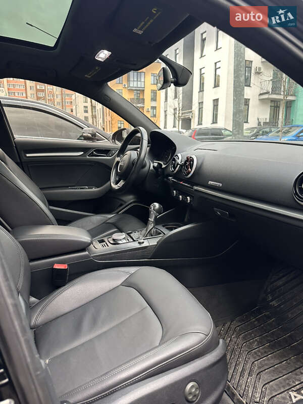 Седан Audi A3 2015 в Киеве