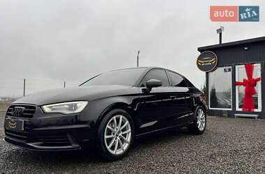 Седан Audi A3 2014 в Мукачевому