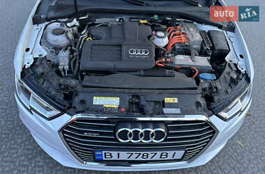 Хэтчбек Audi A3 2017 в 